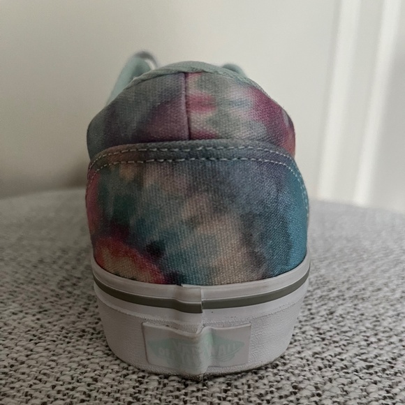 Vans Women’s Sneakers - Picture 13 of 16